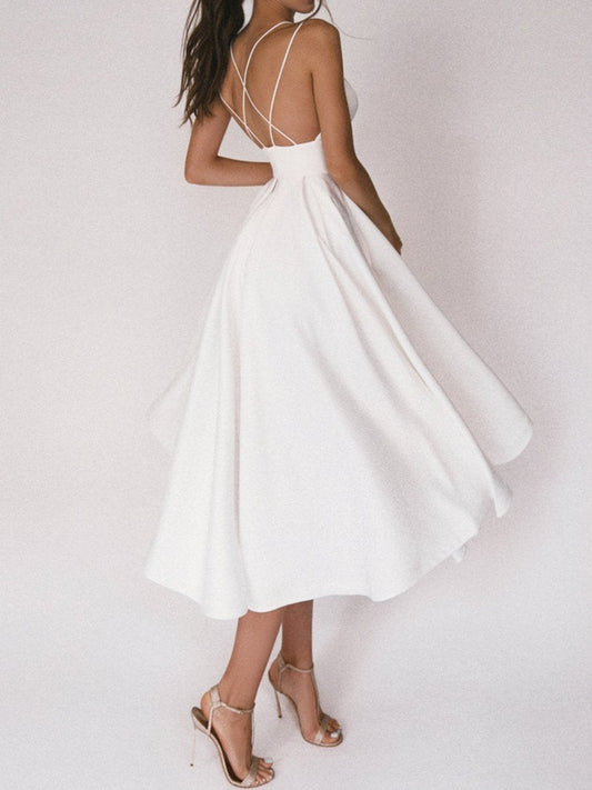 Amora™ | Elegante jurk met bandjes en V-halslijn