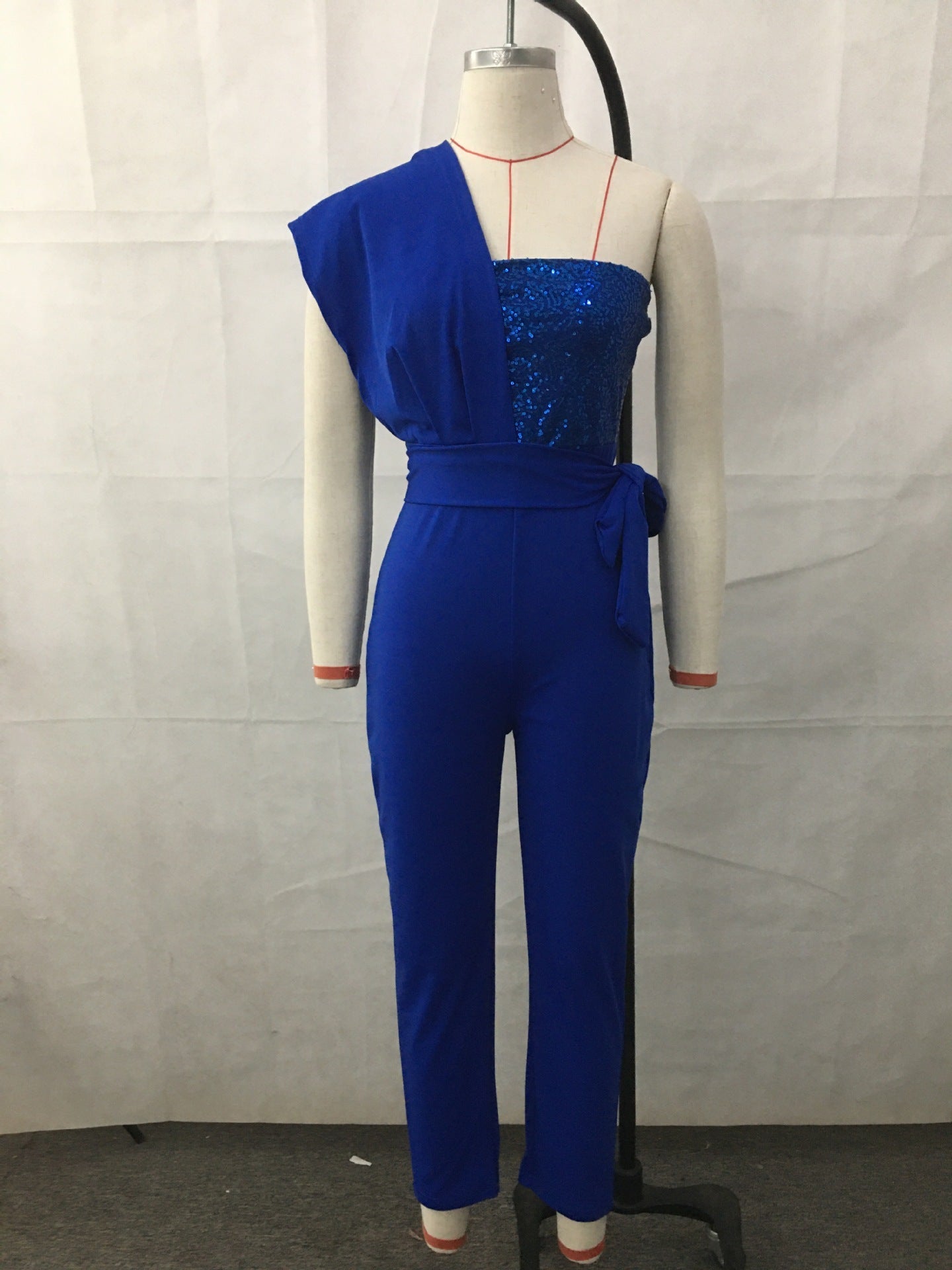 Lustrous™ Jumpsuit met één schouder